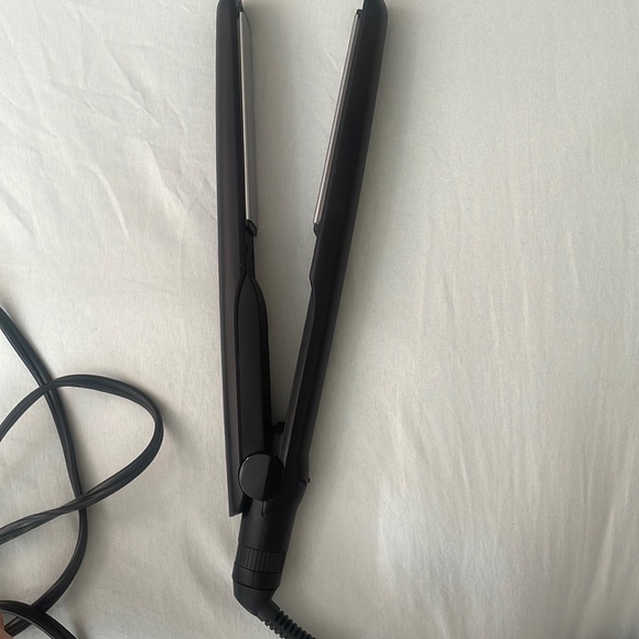 TRESemme Hair Straightener - Picture 2 of 3